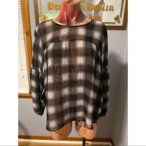 Babydoll plaid blouse with blouson sleeves